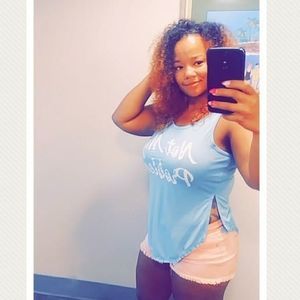 Meet your Posher, Marissa